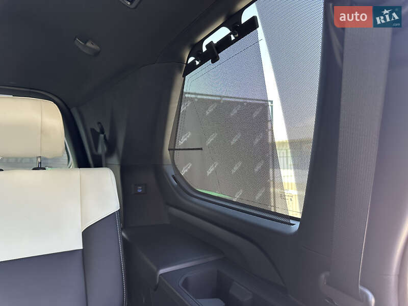 Внедорожник / Кроссовер Toyota Sequoia 2023 в Киеве