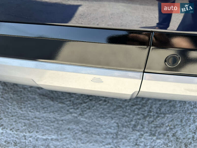 Внедорожник / Кроссовер Toyota Sequoia 2023 в Киеве