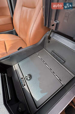 Позашляховик / Кросовер Toyota Sequoia 2011 в 