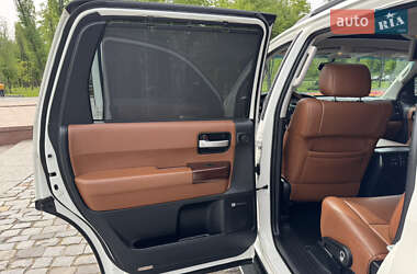 Позашляховик / Кросовер Toyota Sequoia 2011 в 