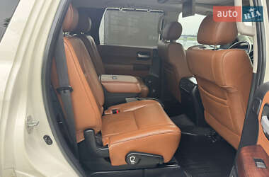 Позашляховик / Кросовер Toyota Sequoia 2011 в 