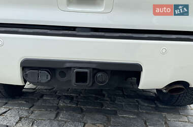Позашляховик / Кросовер Toyota Sequoia 2011 в 