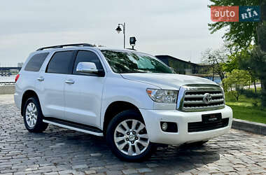 Позашляховик / Кросовер Toyota Sequoia 2011 в 