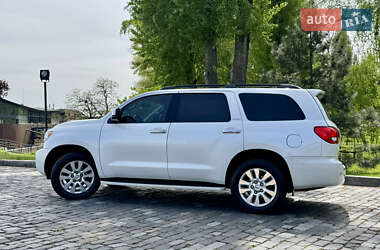 Позашляховик / Кросовер Toyota Sequoia 2011 в 