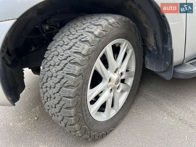Позашляховик / Кросовер Toyota Sequoia 2015 в Дніпрі