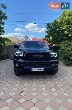 Позашляховик / Кросовер Toyota Sequoia 2017 в 