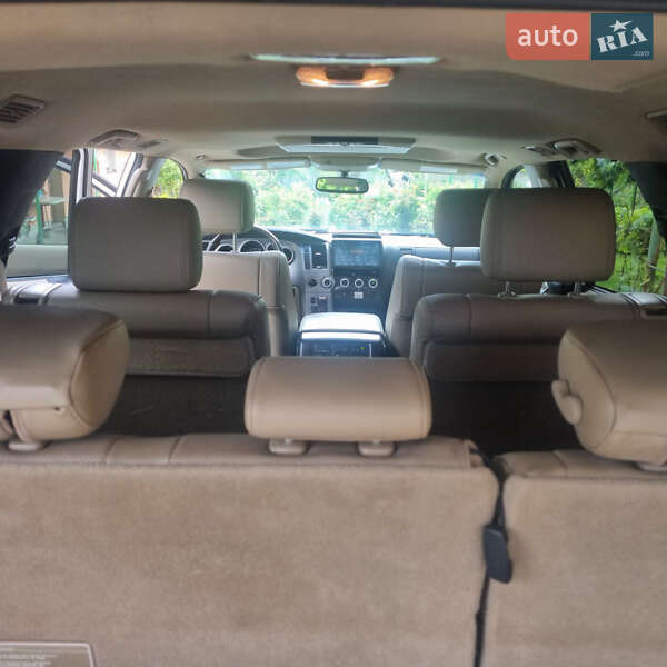 Внедорожник / Кроссовер Toyota Sequoia 2014 в Виннице