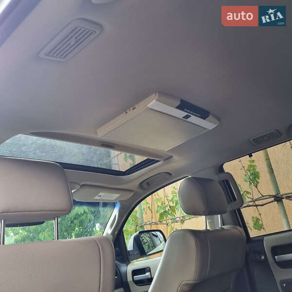 Внедорожник / Кроссовер Toyota Sequoia 2014 в Виннице