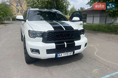 Позашляховик / Кросовер Toyota Sequoia 2016 в 
