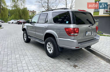 Внедорожник / Кроссовер Toyota Sequoia 2005 в 