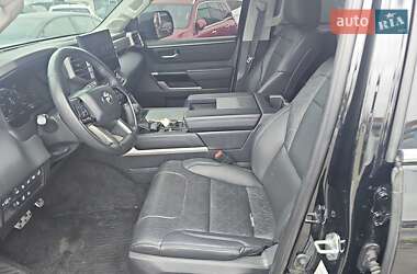 Внедорожник / Кроссовер Toyota Sequoia 2023 в 