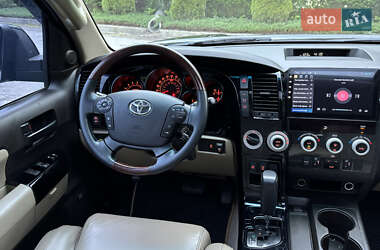 Позашляховик / Кросовер Toyota Sequoia 2008 в 