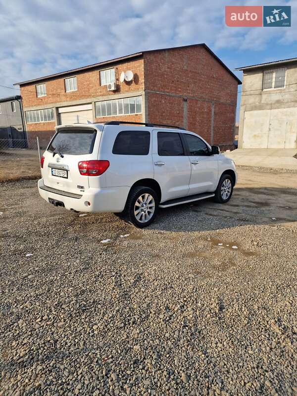 Внедорожник / Кроссовер Toyota Sequoia 2015 в Черновцах