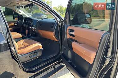 Внедорожник / Кроссовер Toyota Sequoia 2008 в 