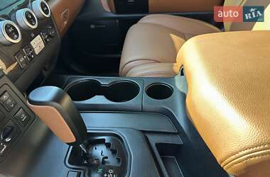 Внедорожник / Кроссовер Toyota Sequoia 2008 в 