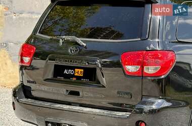 Внедорожник / Кроссовер Toyota Sequoia 2008 в 