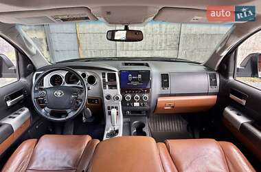 Внедорожник / Кроссовер Toyota Sequoia 2008 в 