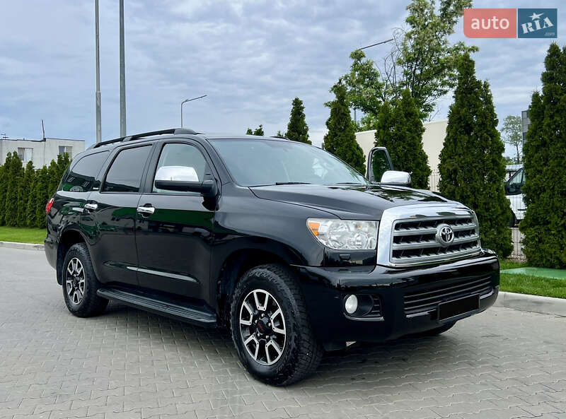 Внедорожник / Кроссовер Toyota Sequoia 2015 в Киеве