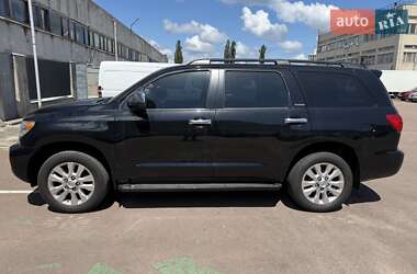 Внедорожник / Кроссовер Toyota Sequoia 2010 в Киеве