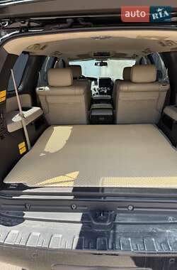Позашляховик / Кросовер Toyota Sequoia 2010 в 