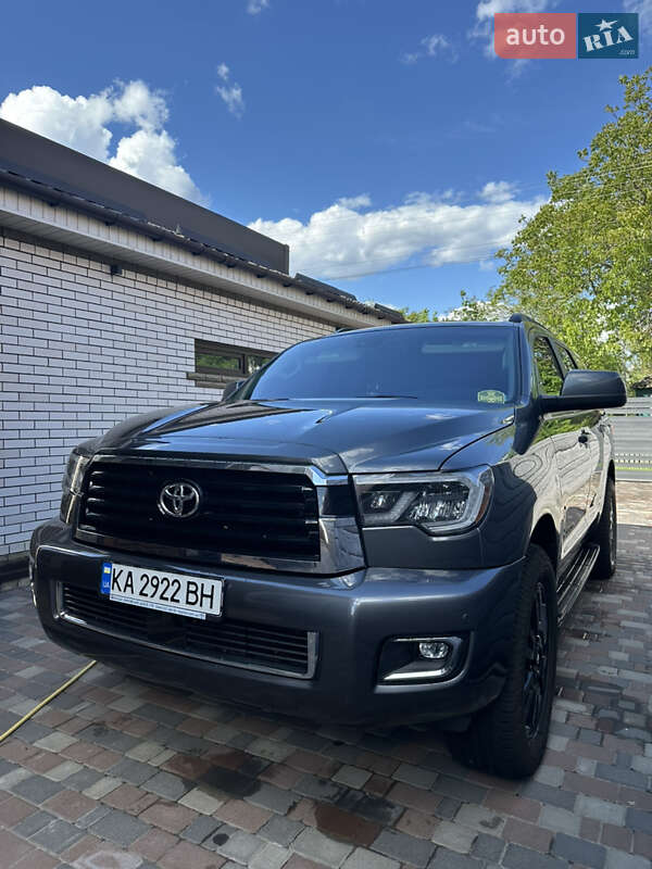 Позашляховик / Кросовер Toyota Sequoia 2019 в Києві