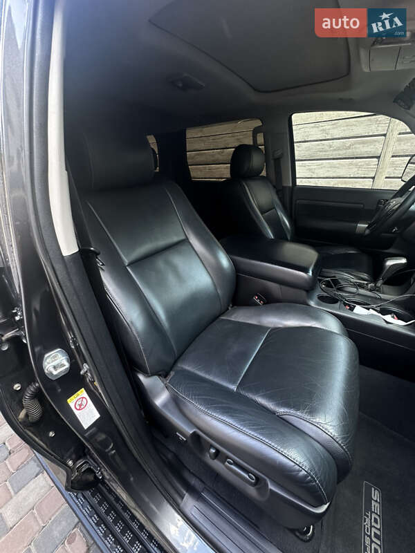 Позашляховик / Кросовер Toyota Sequoia 2019 в Києві