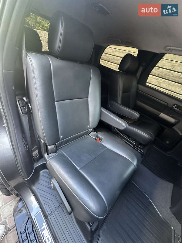 Позашляховик / Кросовер Toyota Sequoia 2019 в Києві