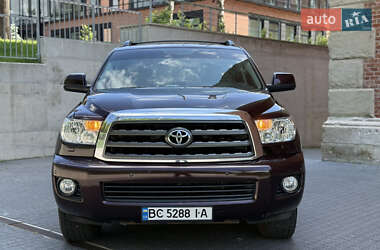 Внедорожник / Кроссовер Toyota Sequoia 2015 в 