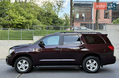Внедорожник / Кроссовер Toyota Sequoia 2015 в 
