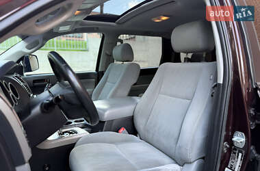 Внедорожник / Кроссовер Toyota Sequoia 2015 в 