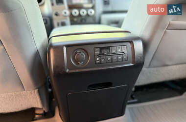 Внедорожник / Кроссовер Toyota Sequoia 2015 в 