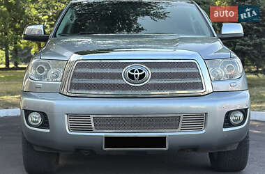 Внедорожник / Кроссовер Toyota Sequoia 2008 в 