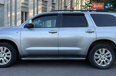 Внедорожник / Кроссовер Toyota Sequoia 2008 в 