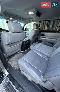 Внедорожник / Кроссовер Toyota Sequoia 2008 в 