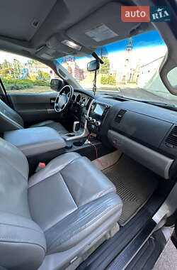 Внедорожник / Кроссовер Toyota Sequoia 2008 в 