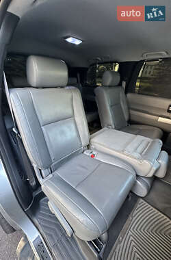 Внедорожник / Кроссовер Toyota Sequoia 2008 в 