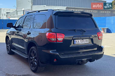 Внедорожник / Кроссовер Toyota Sequoia 2008 в 