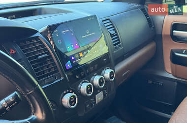 Внедорожник / Кроссовер Toyota Sequoia 2008 в 