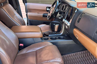 Внедорожник / Кроссовер Toyota Sequoia 2008 в 