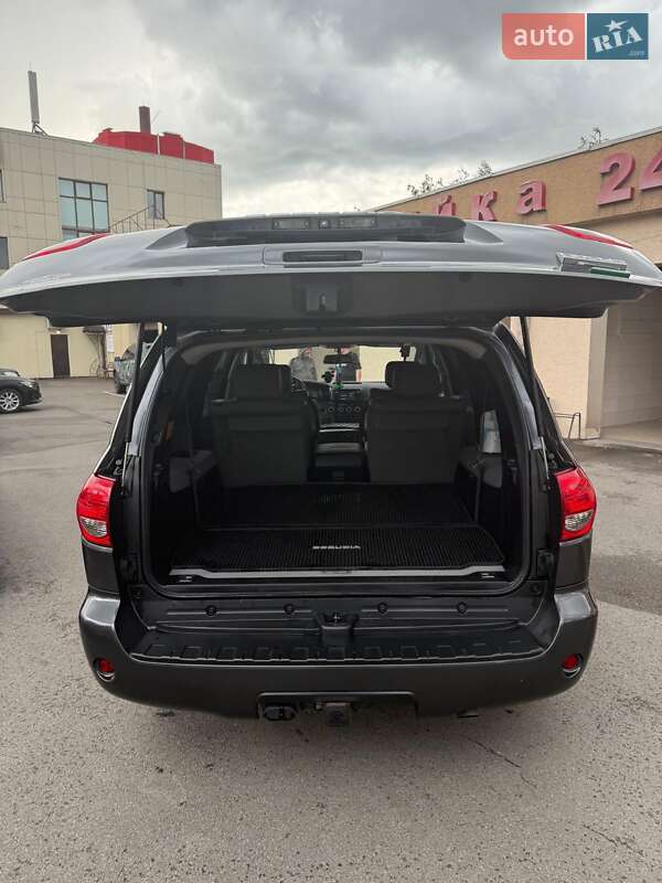Внедорожник / Кроссовер Toyota Sequoia 2017 в Киеве фото 3 Внедорожник / Кроссовер Toyota Sequoia 2017 в Киеве