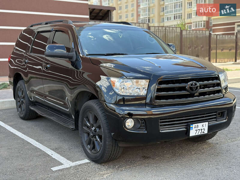 Внедорожник / Кроссовер Toyota Sequoia 2012 в 