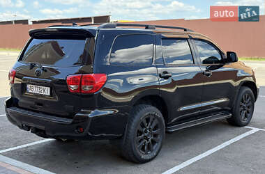 Внедорожник / Кроссовер Toyota Sequoia 2012 в 