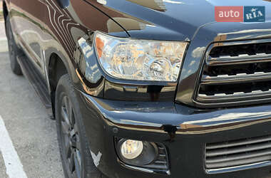 Внедорожник / Кроссовер Toyota Sequoia 2012 в 