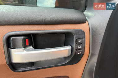 Внедорожник / Кроссовер Toyota Sequoia 2012 в 