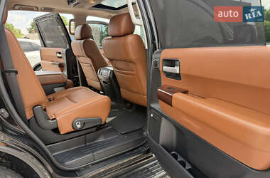 Внедорожник / Кроссовер Toyota Sequoia 2012 в 