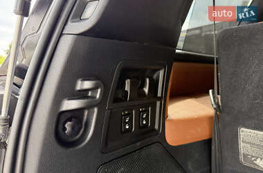 Внедорожник / Кроссовер Toyota Sequoia 2012 в 