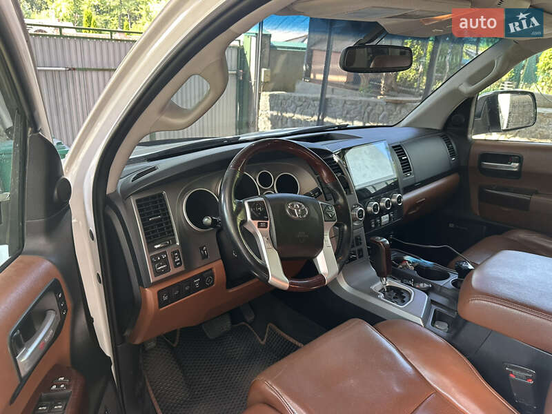 Внедорожник / Кроссовер Toyota Sequoia 2016 в Хмельницком фото 8 Внедорожник / Кроссовер Toyota Sequoia 2016 в Хмельницком