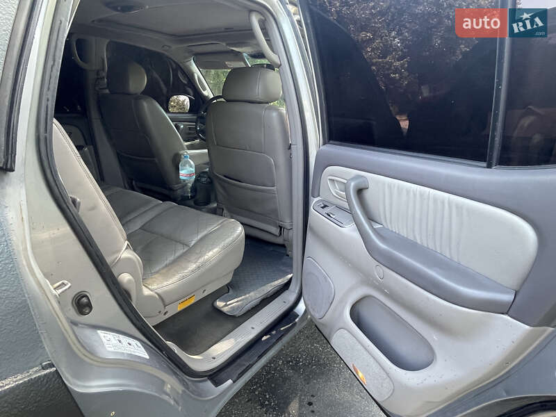 Внедорожник / Кроссовер Toyota Sequoia 2000 в Киеве