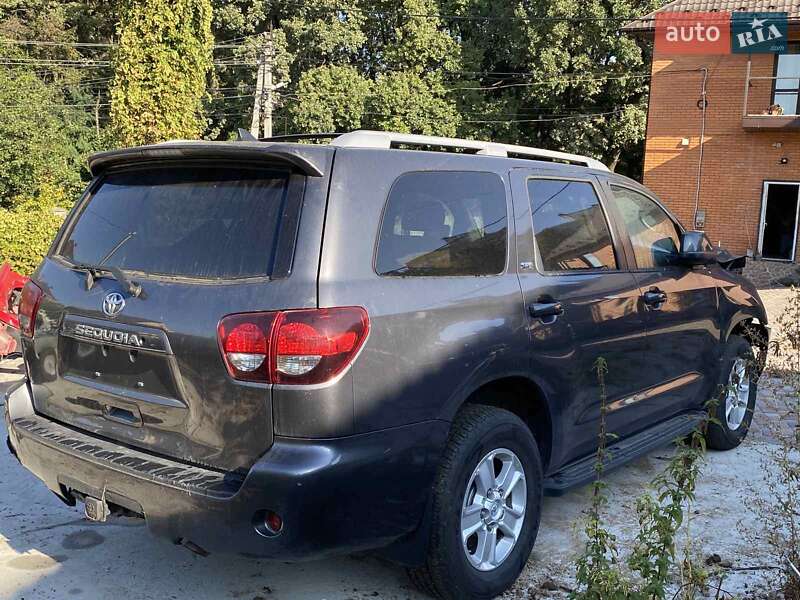 Позашляховик / Кросовер Toyota Sequoia 2019 в Києві