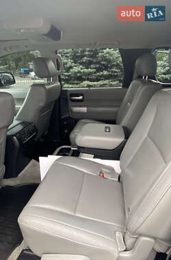 Внедорожник / Кроссовер Toyota Sequoia 2008 в 